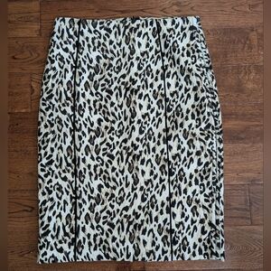 EUC White House Black Market Leopard Print Knee Length Lined Skirt Size 2